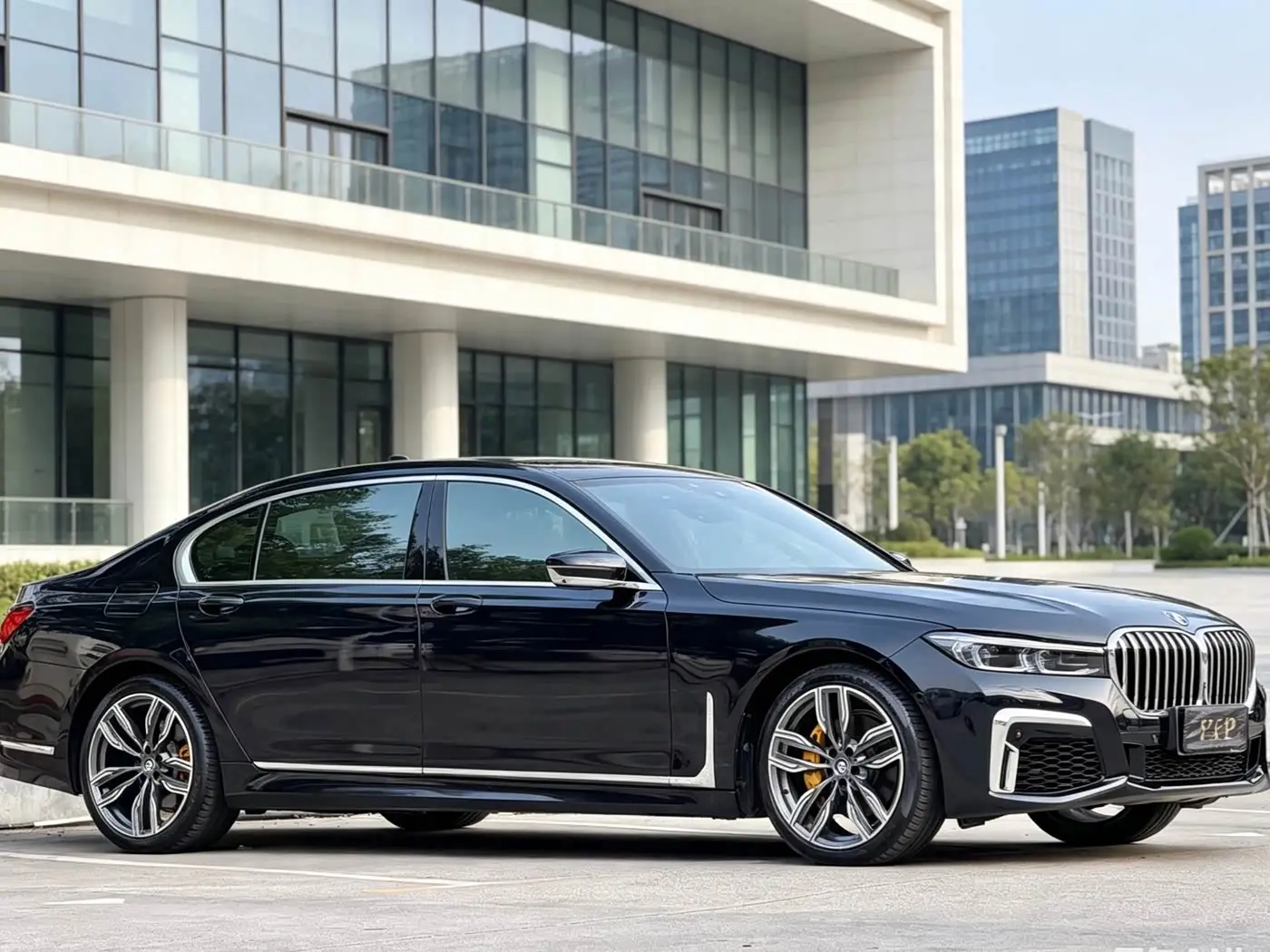 BMW 7 Series 2018 — Фото 3/9