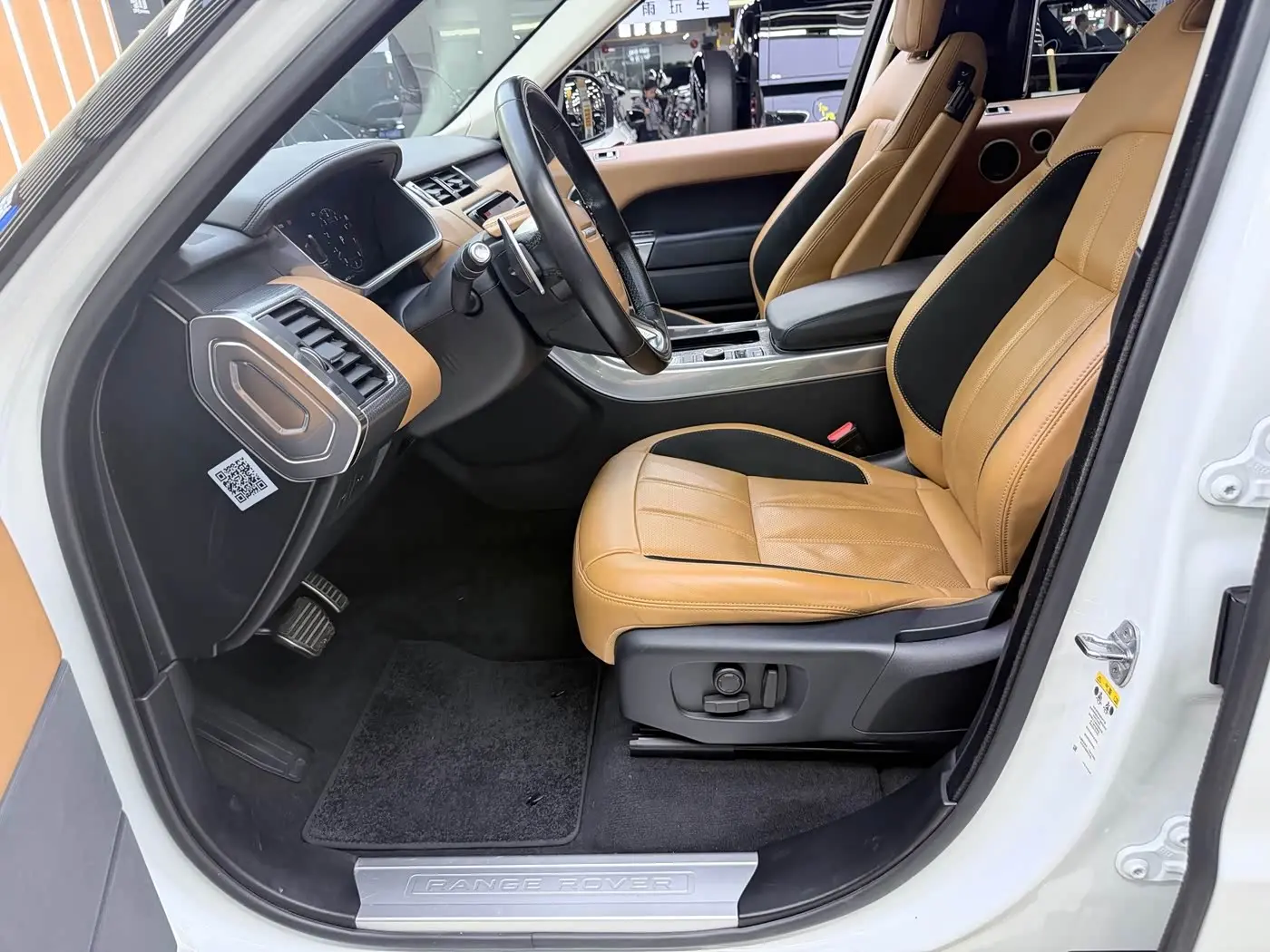 Land Rover Range Rover Sport 2018 — Фото 4/20