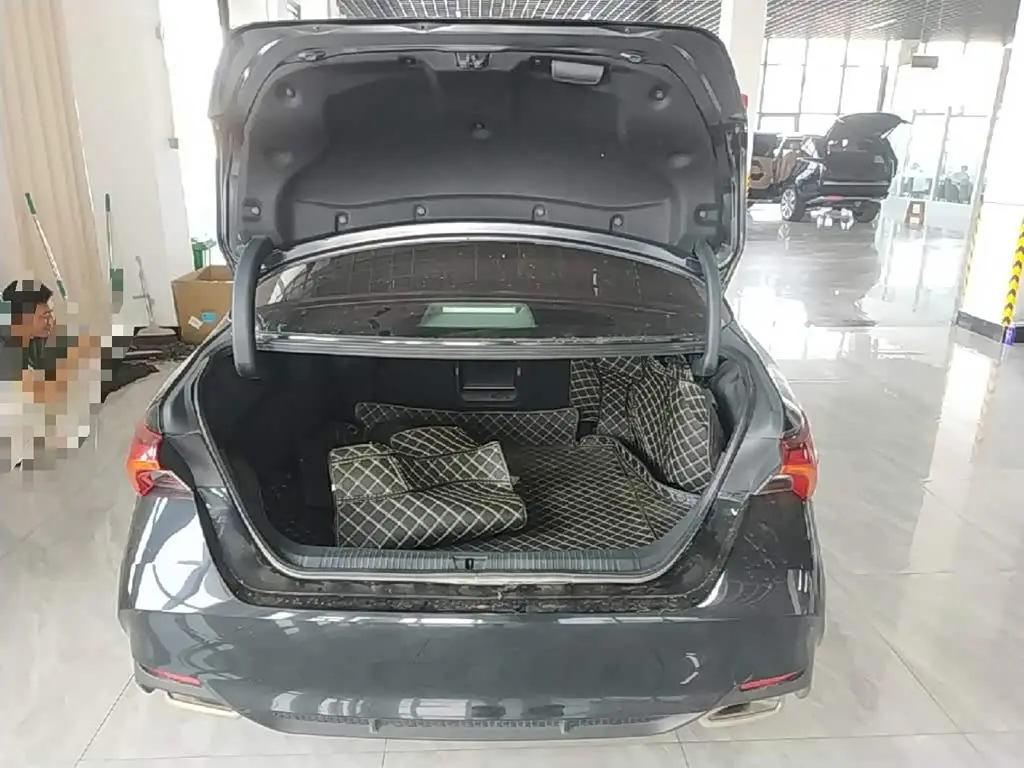Toyota Avalon 2019 — Photo 19/20