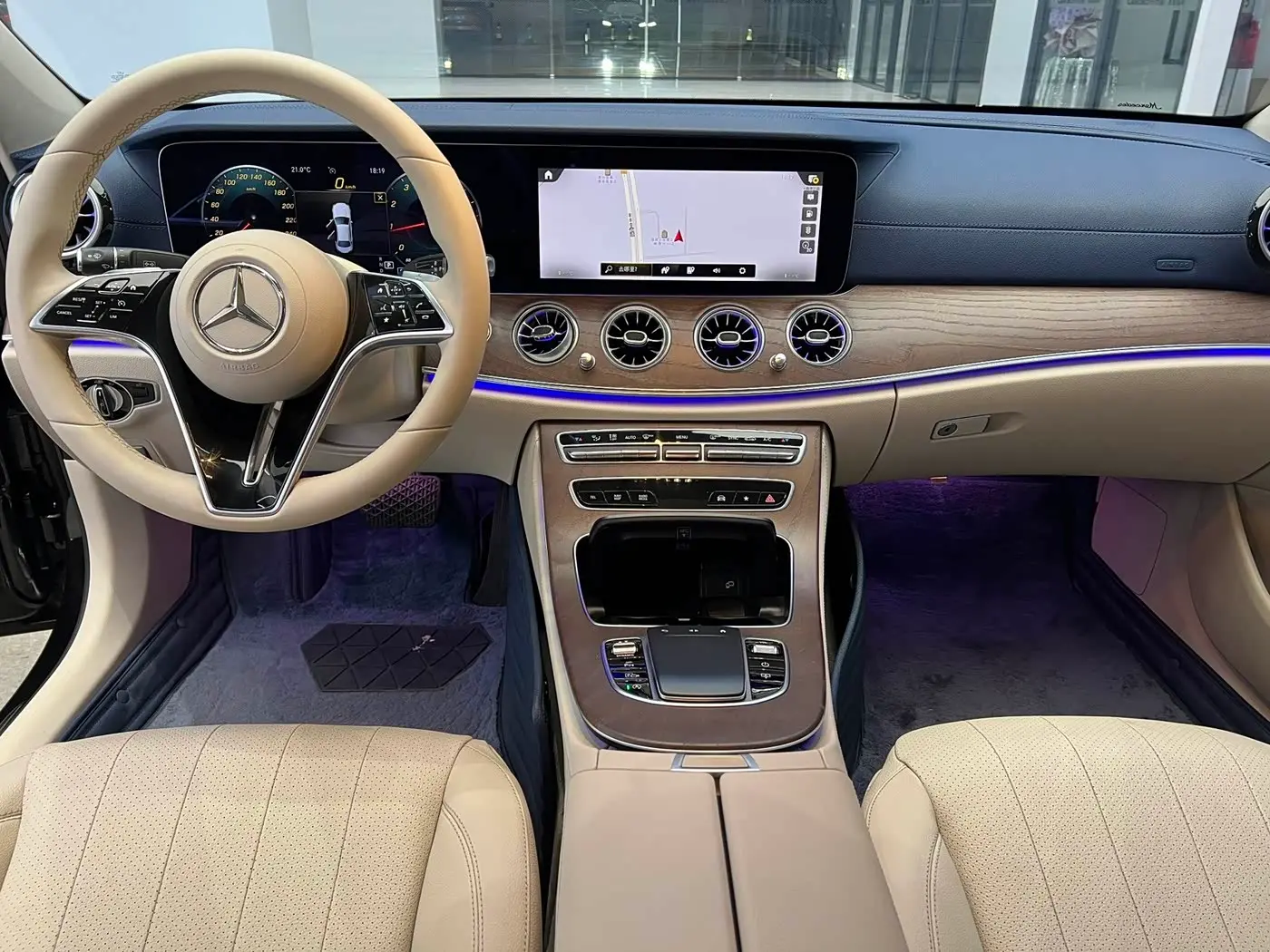 Mercedes-Benz E-Class 2022 — Photo 5/20