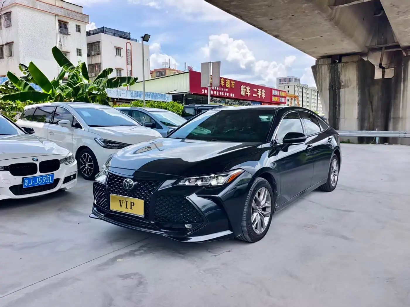 Toyota Avalon 2019 — Photo 2/12