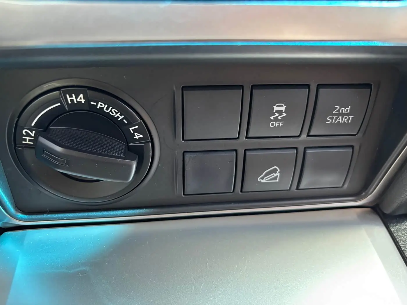Toyota Prado 2019 — Photo 16/20