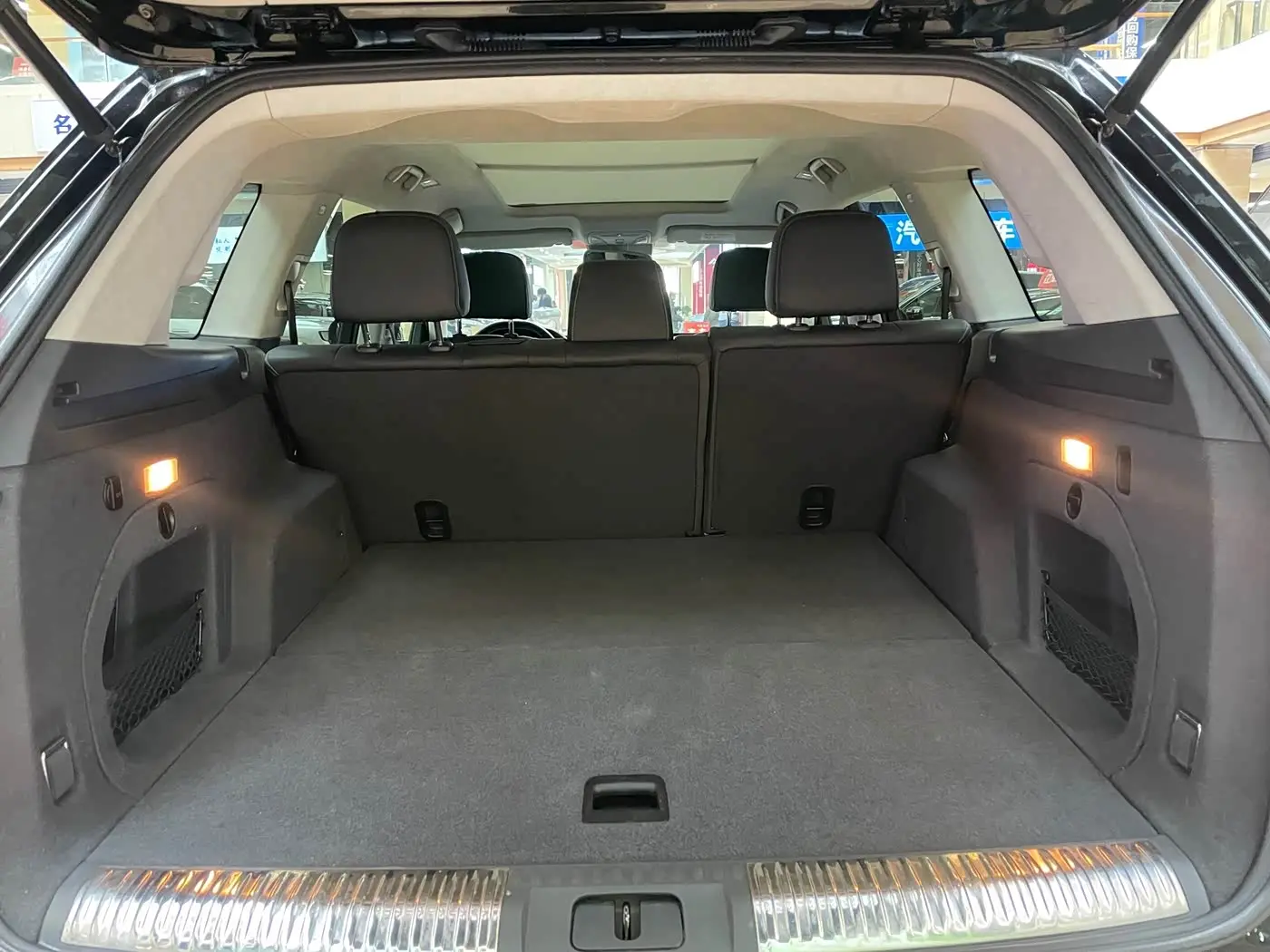 Hongqi HS7 2023 — Photo 9/20