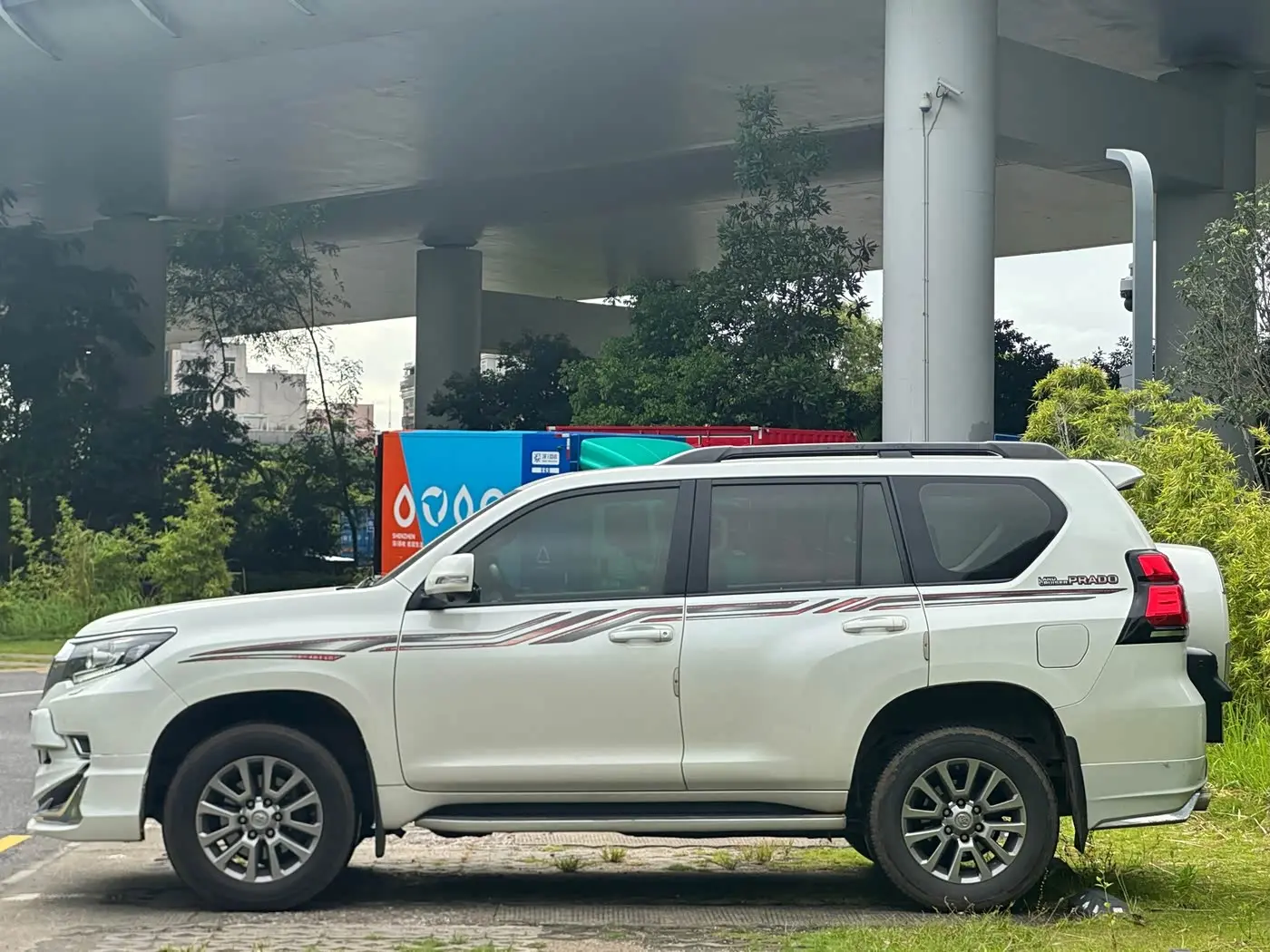 Toyota Prado 2018 — Photo 7/12