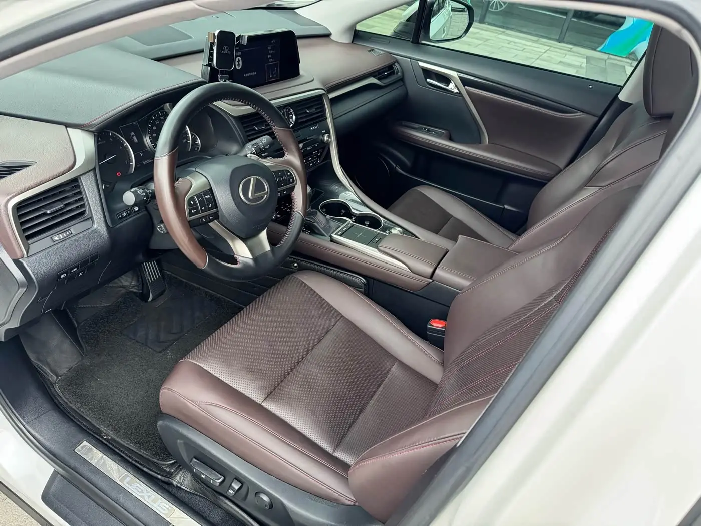 Lexus RX 2020 — Фото 10/15