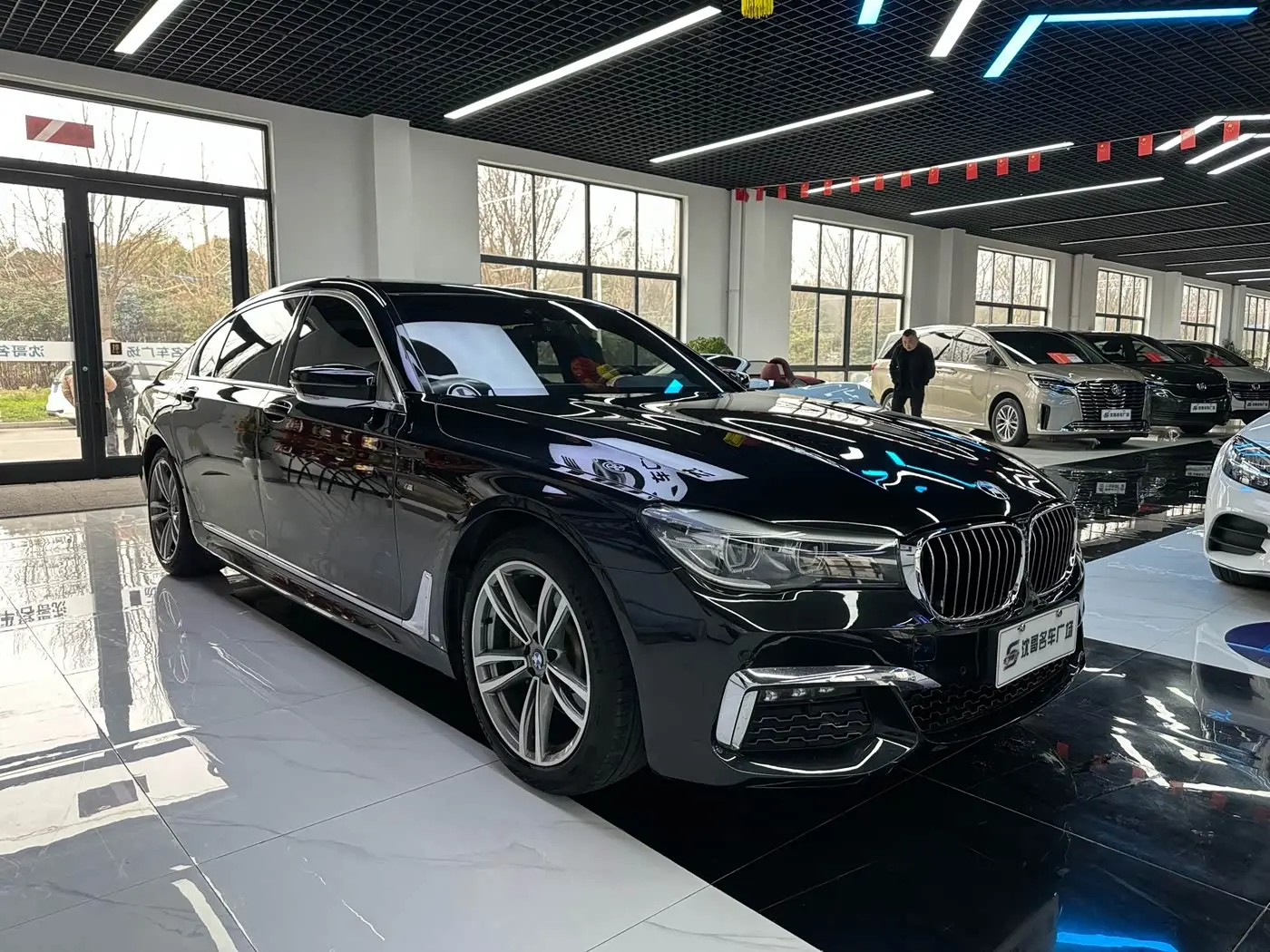 BMW 7 Series 2018 — Photo 4/9