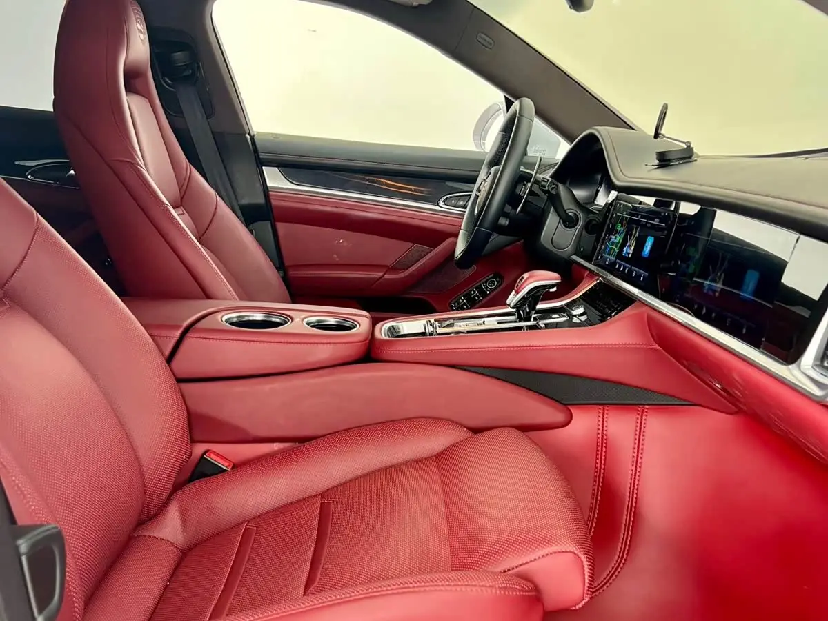 Porsche Panamera 2013 — Photo 8/13