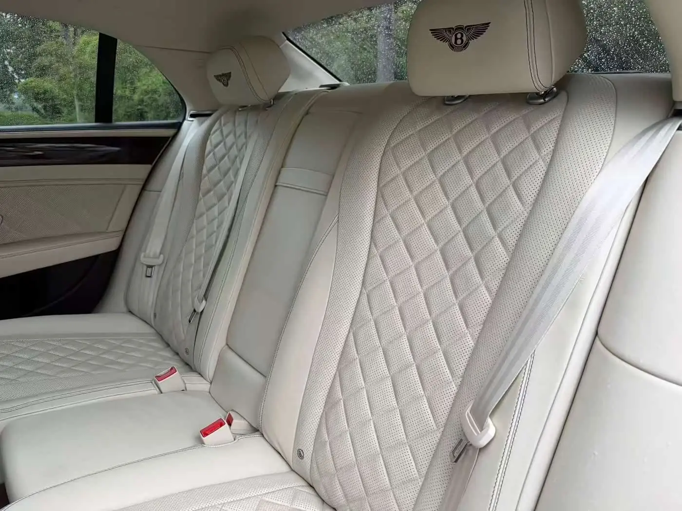 Bentley Flying Spur 2020 — Фото 7/9