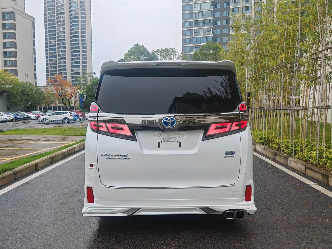 Toyota Vellfire 2021 — Фото 7/9
