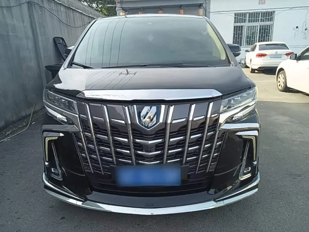 Toyota Vellfire 2023 — Photo 3/20