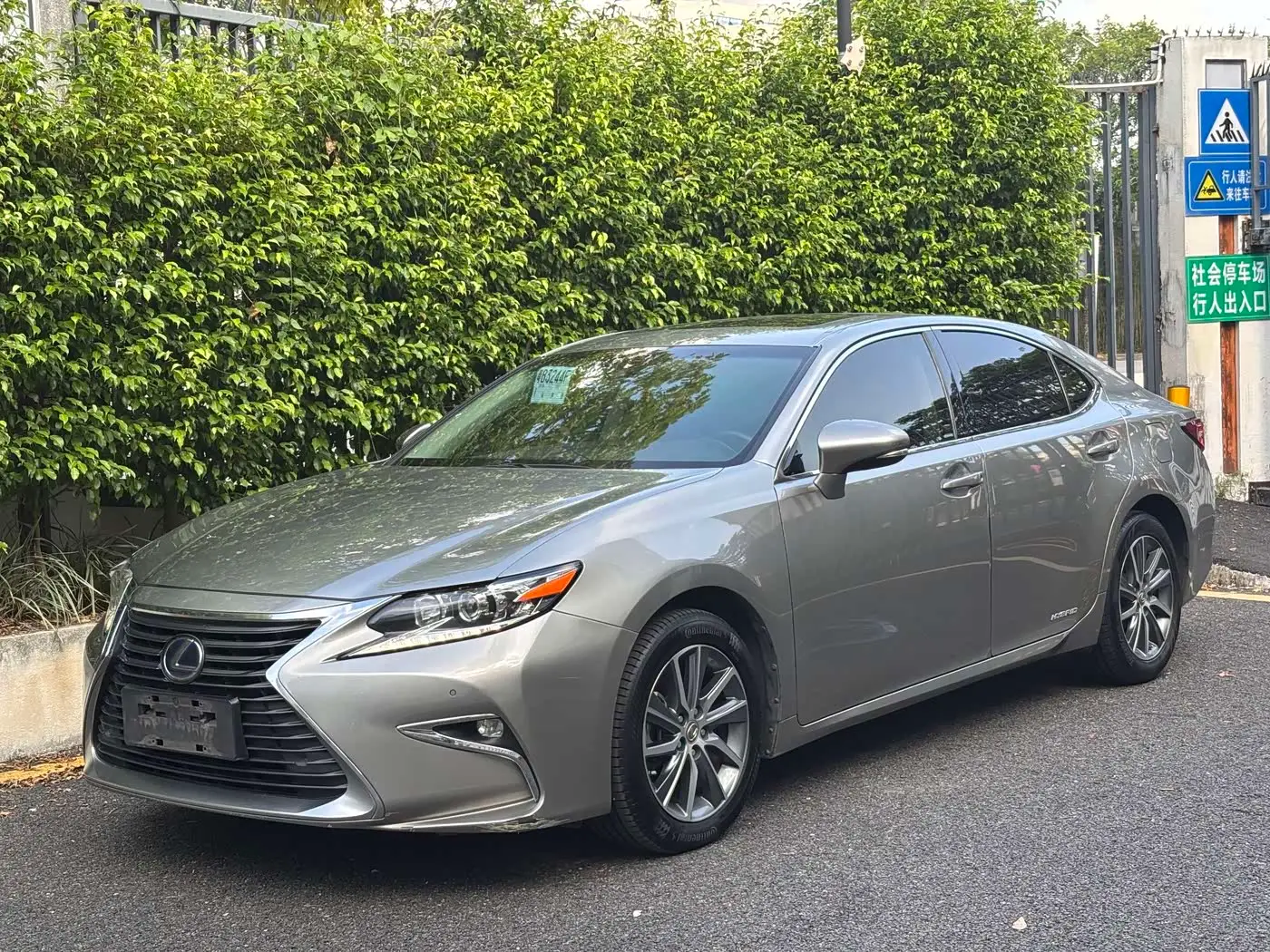 Lexus ES, 2016