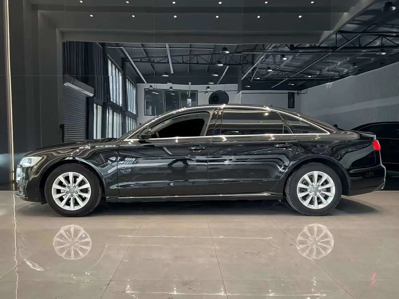 Audi A6L 2017 — Фото 4/9