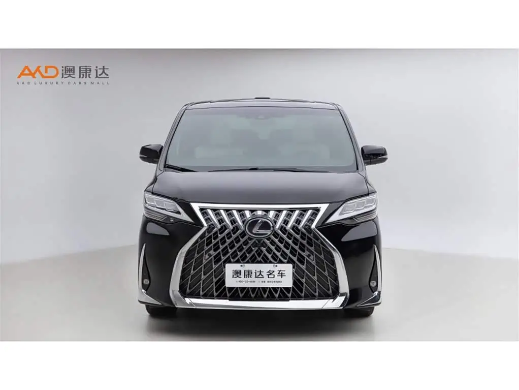 Lexus LM 2021 — Photo 2/10