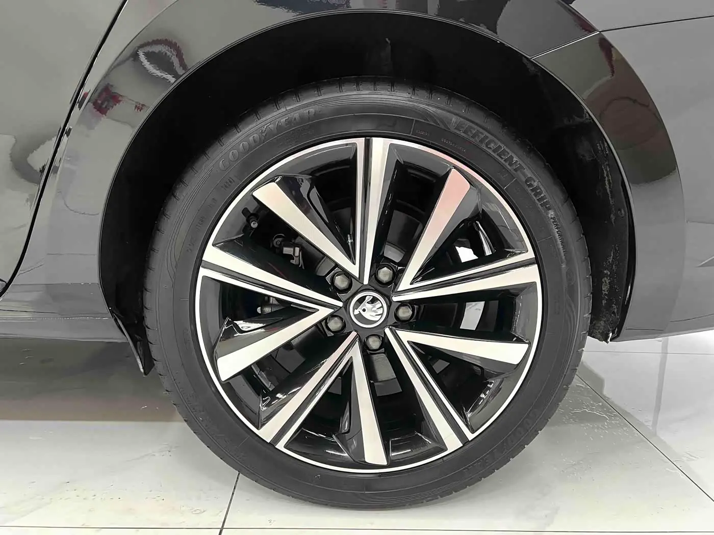 Škoda Superb 2024 — Şəkil 15/19