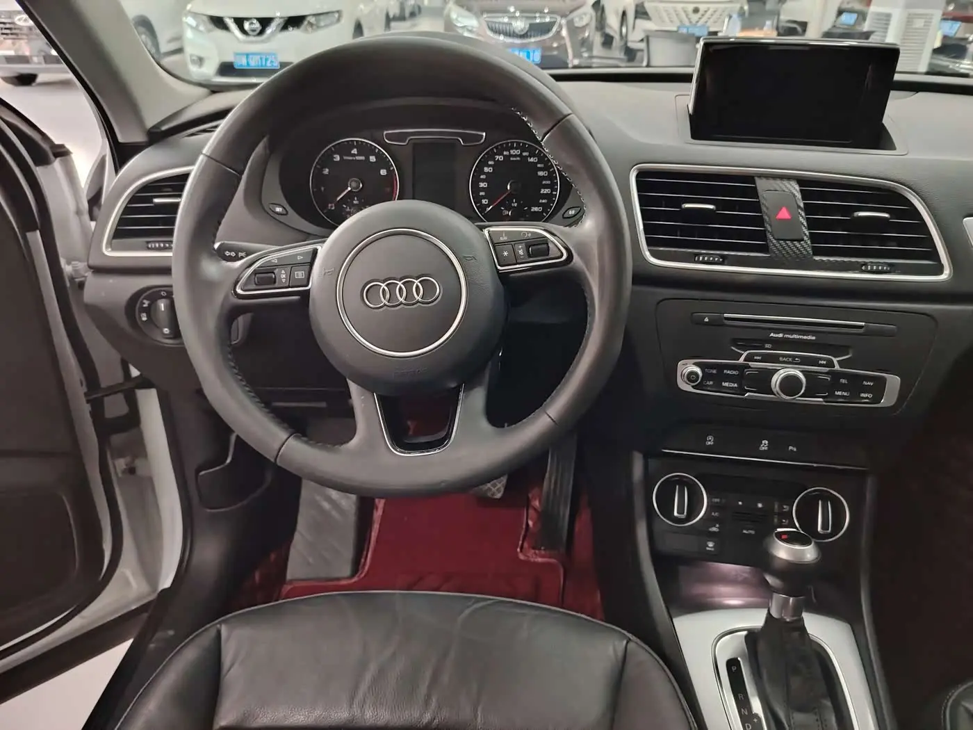 Audi Q3 2019 — Photo 11/14