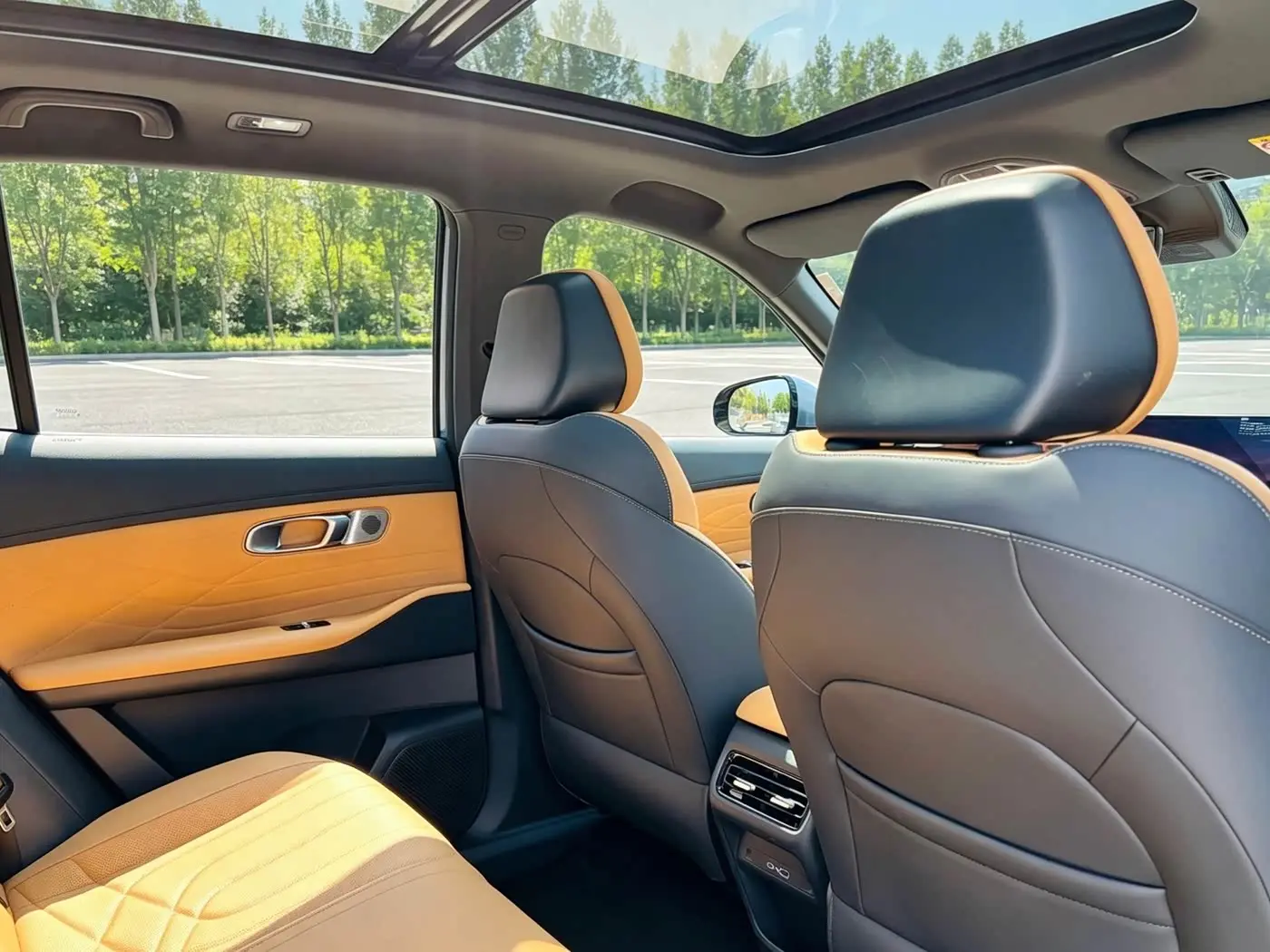 Geely Galaxy Galaxy Starship 7 EM-i 2025 — Фото 12/14