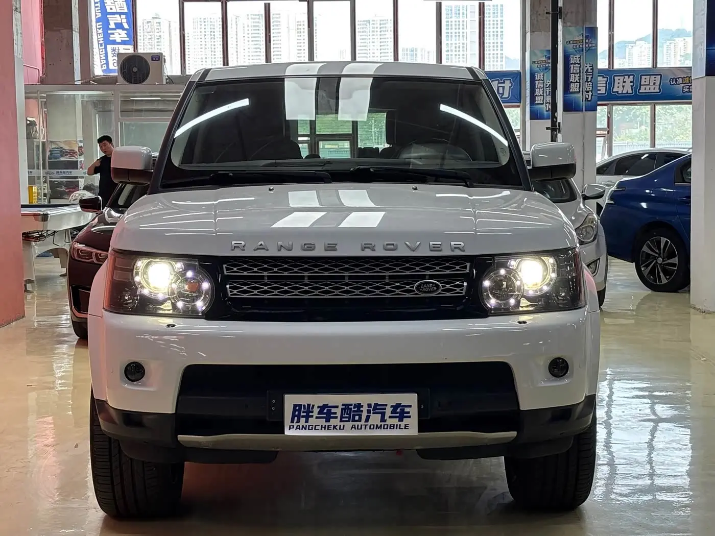 Land Rover Range Rover Sport 2013 — Фото 3/20