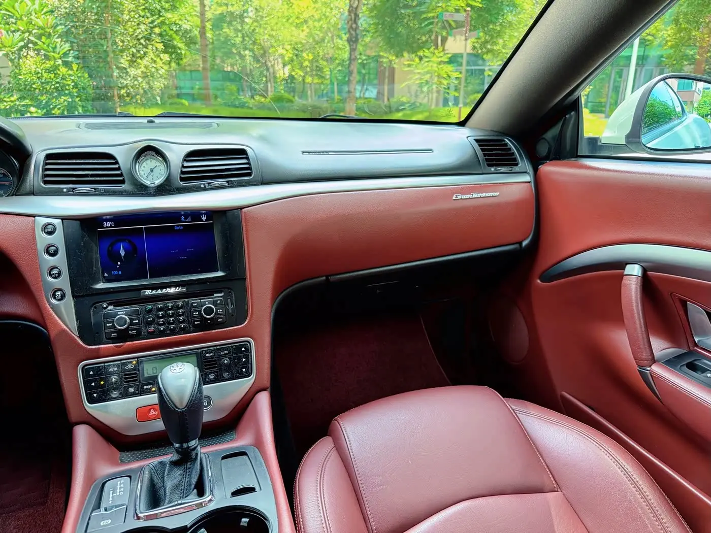 Maserati GranTurismo 2014 — ფოტო 11/15