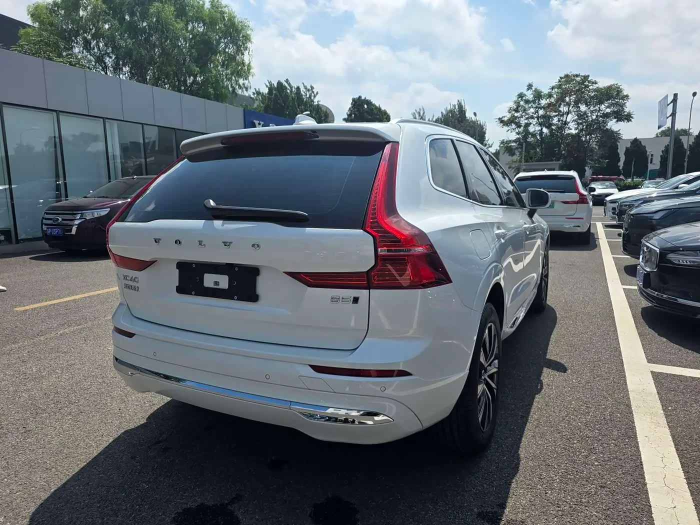 Volvo XC60 2022 — Фото 4/16