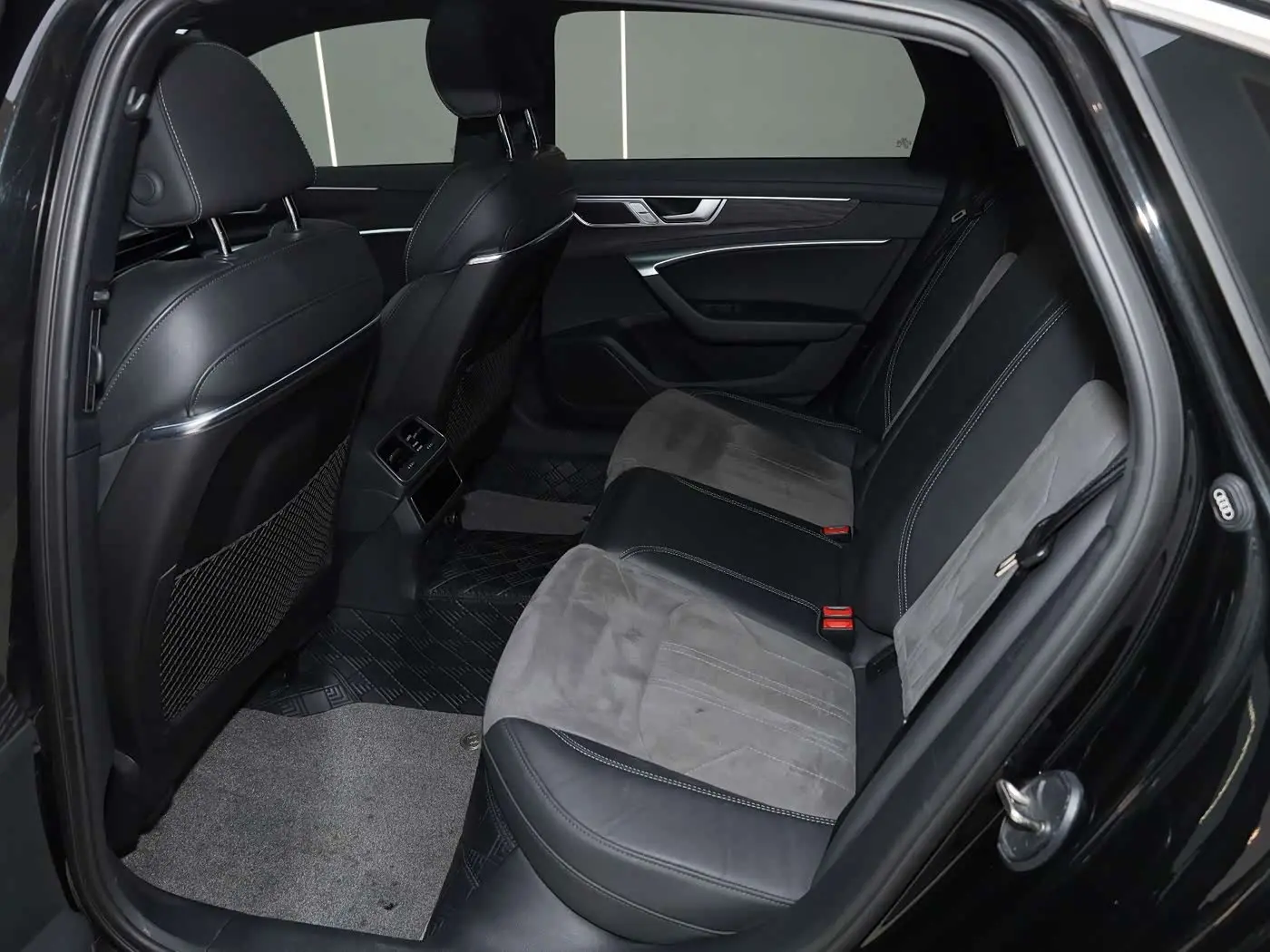 Audi A6L 2024 — Photo 12/15