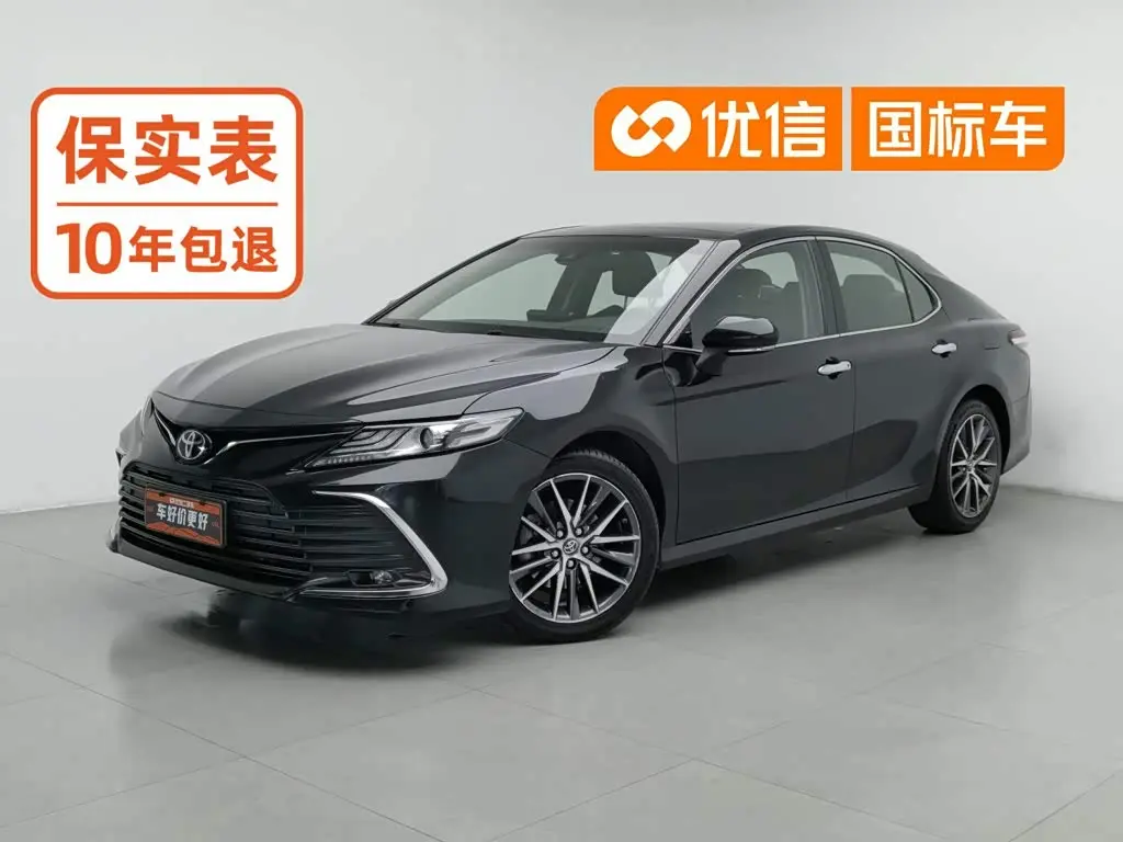 Toyota Camry 2021 — Photo 1/20