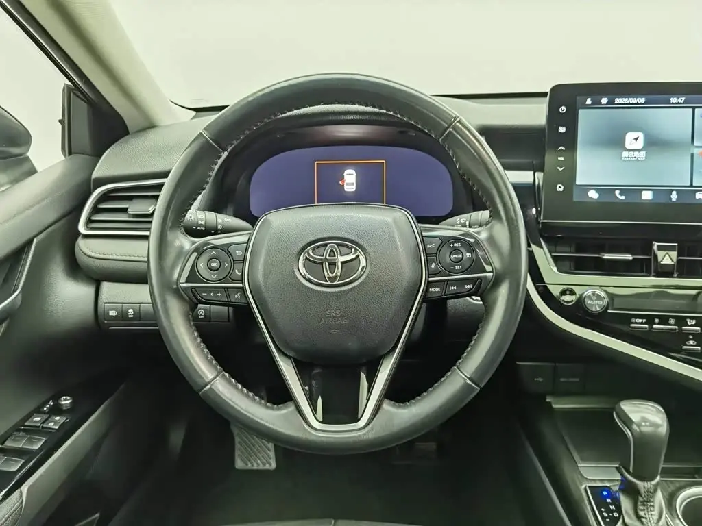 Toyota Camry 2021 — Photo 11/20