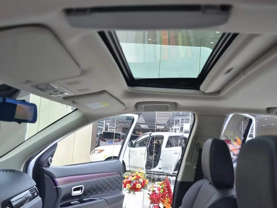 Mitsubishi Outlander 2022 — Photo 13/16