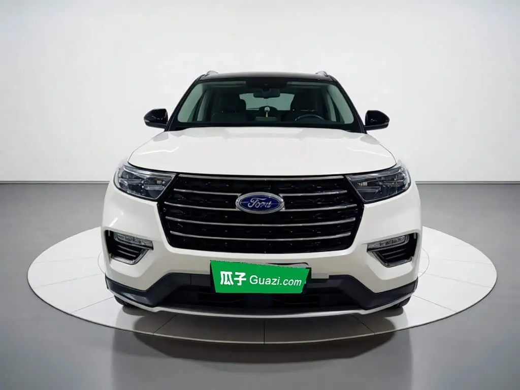 Ford Explorer 2020 — Photo 2/20
