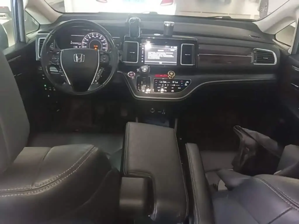 Honda Elysion 2018 — Şəkil 10/20