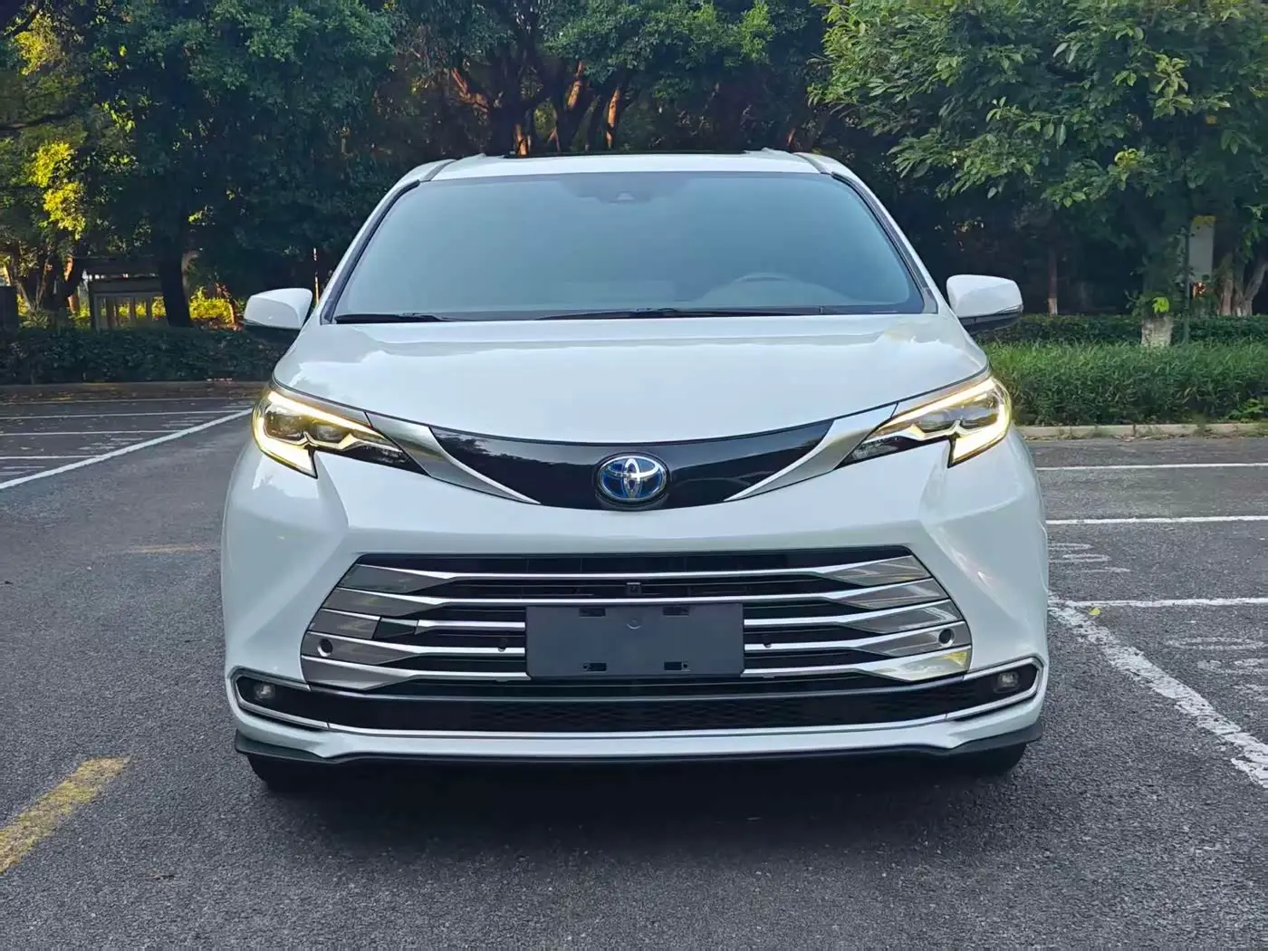 Toyota Sienna 2022 — Şəkil 2/16