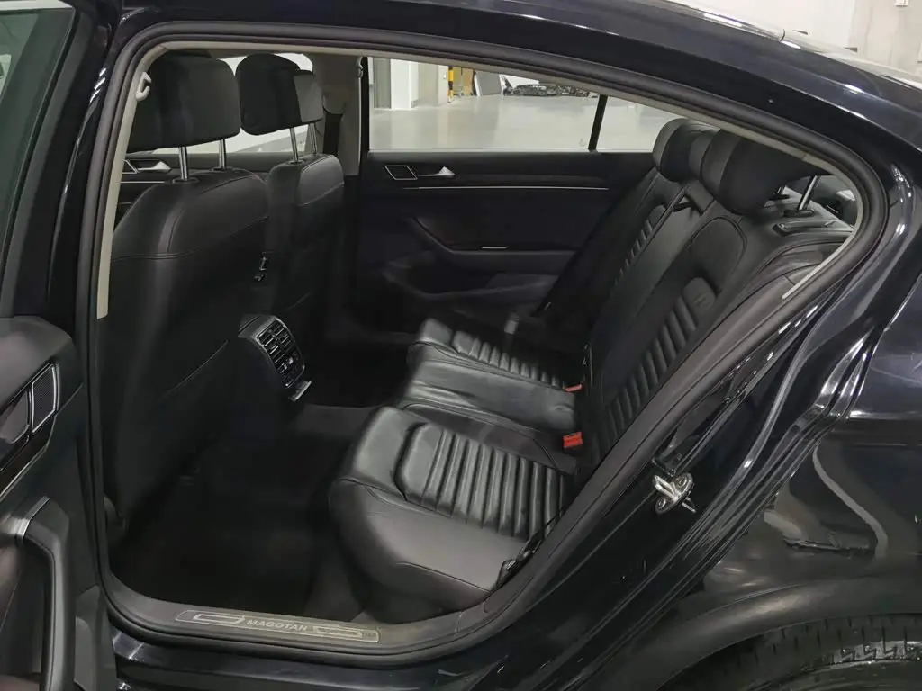 Volkswagen Magotan 2019 — ფოტო 15/20