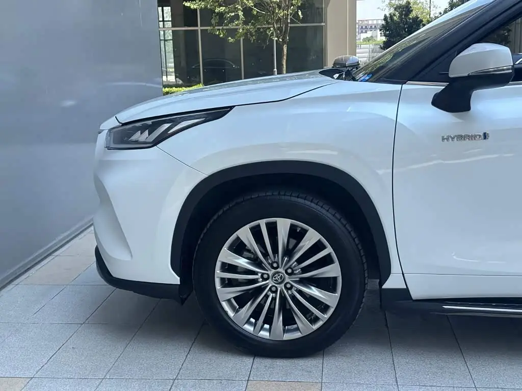 Toyota Highlander 2022 — Photo 5/14