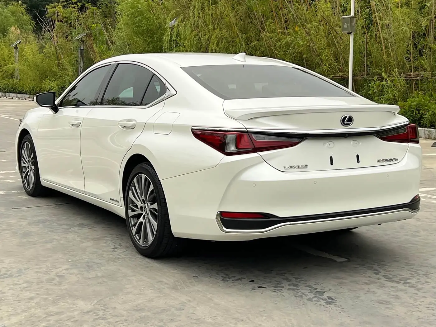 Lexus ES 2021 — Фото 7/9