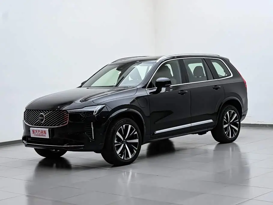 Volvo XC90 Plug-in Hybrid 2026 — Photo 2/20