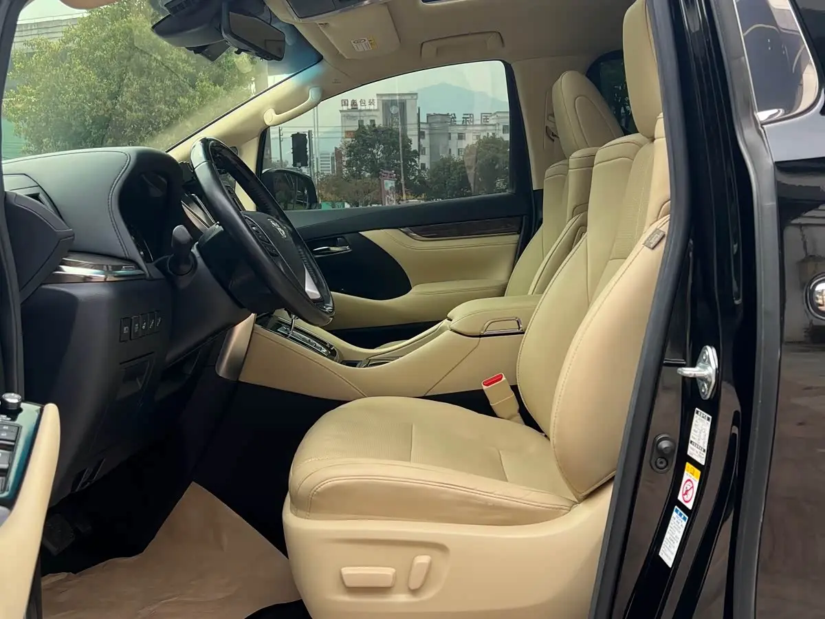 Toyota Alphard 2020 — Photo 9/20