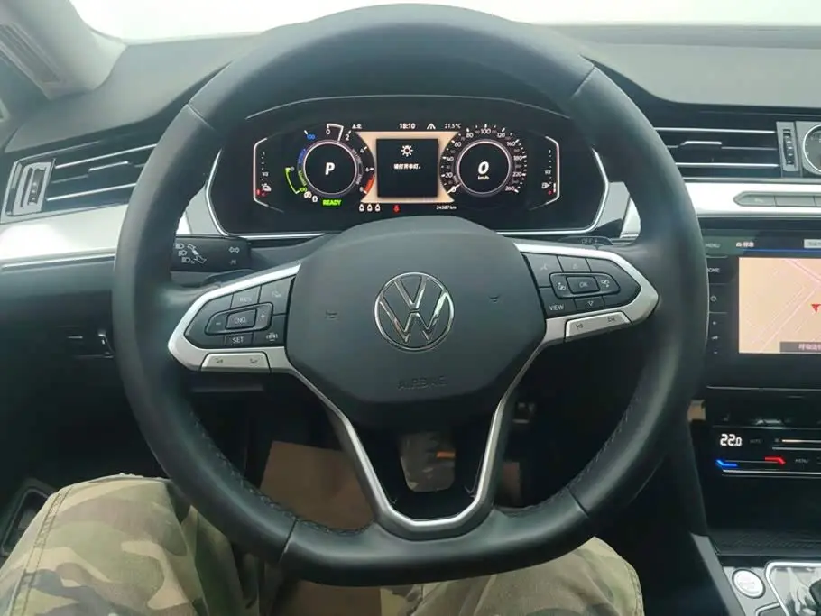 Volkswagen Magotan GTE Plug-in Hybrid 2023 — Photo 15/16