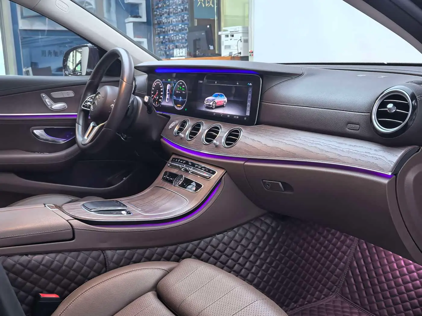 Mercedes-Benz E-Class 2019 — Фото 10/19