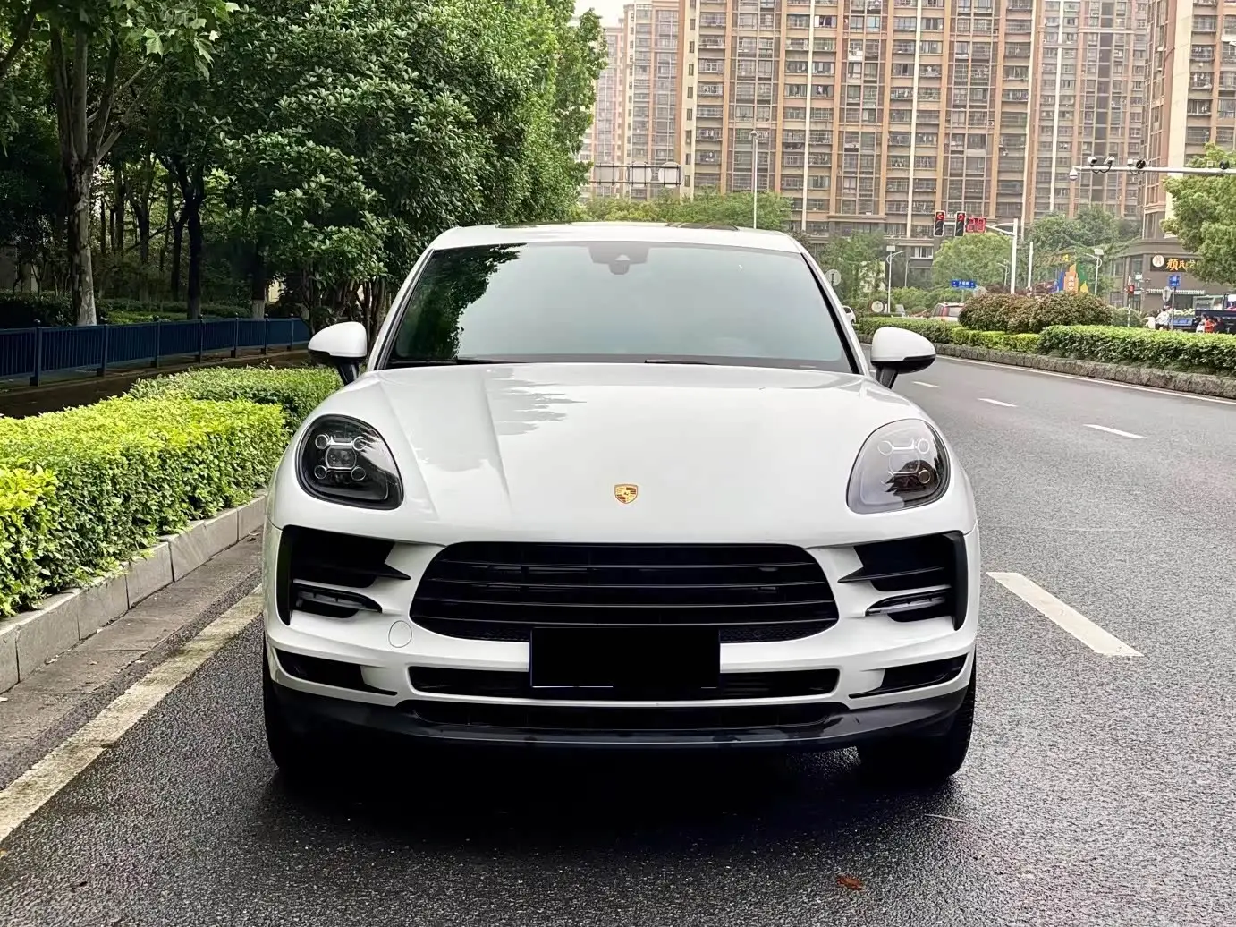 Porsche Macan 2020 — Photo 1/9