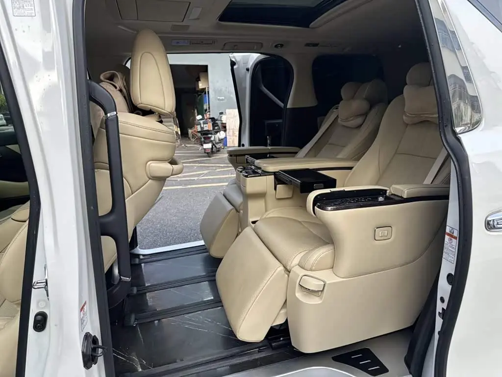 Toyota Vellfire 2021 — Photo 10/14