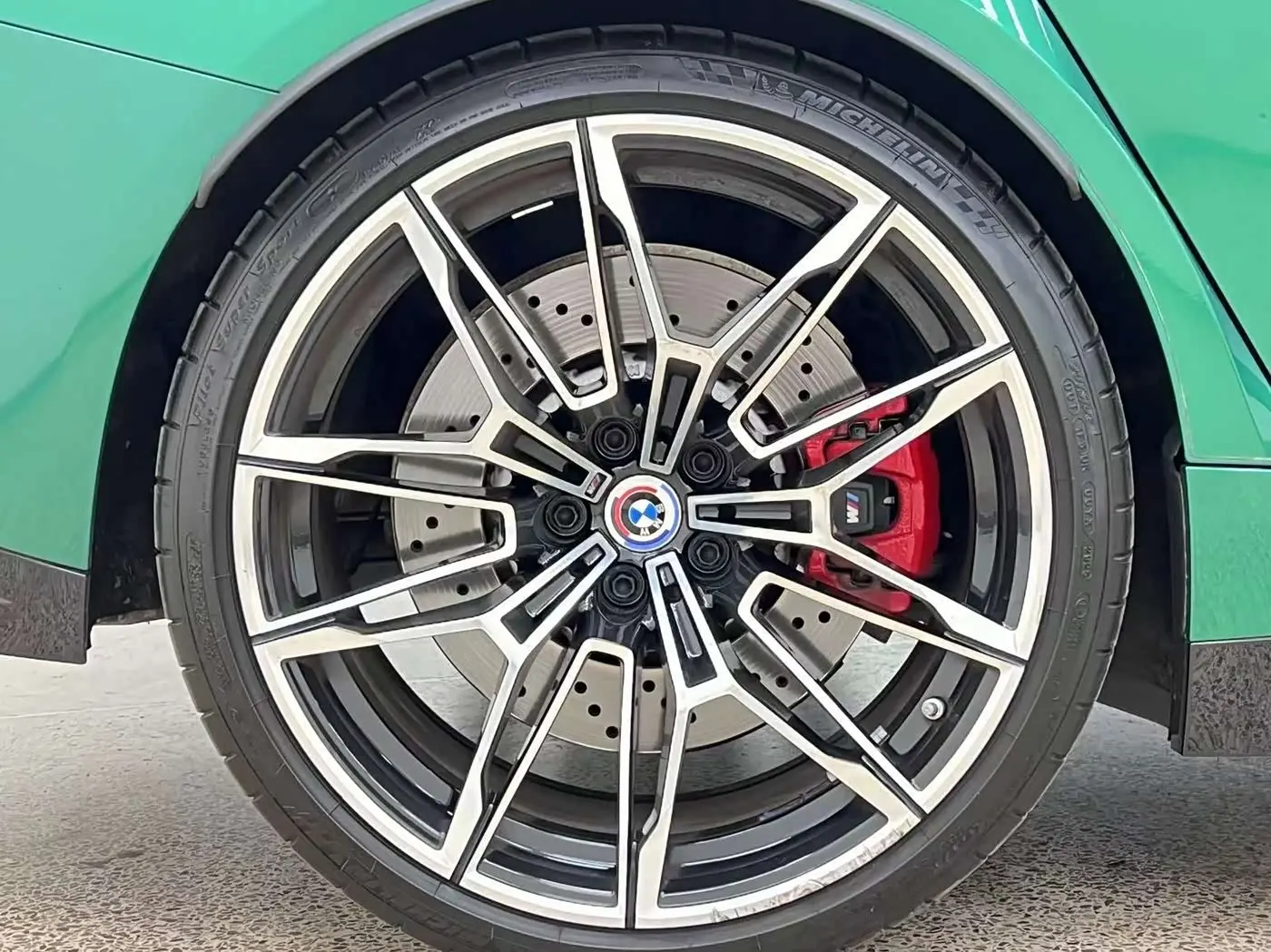 BMW M3 2022 — Фото 10/20