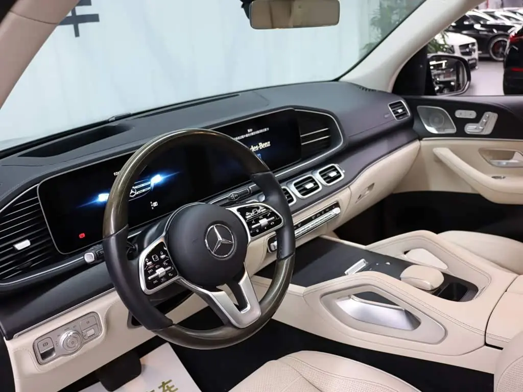 Mercedes-Benz GLE 2025 — Фото 8/20