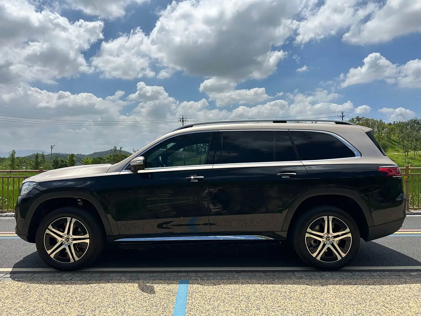 Mercedes-Benz GLS 2022 — Photo 4/18