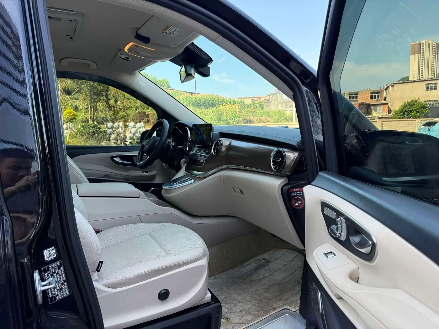 Mercedes-Benz V-Class 2023 — Şəkil 9/20