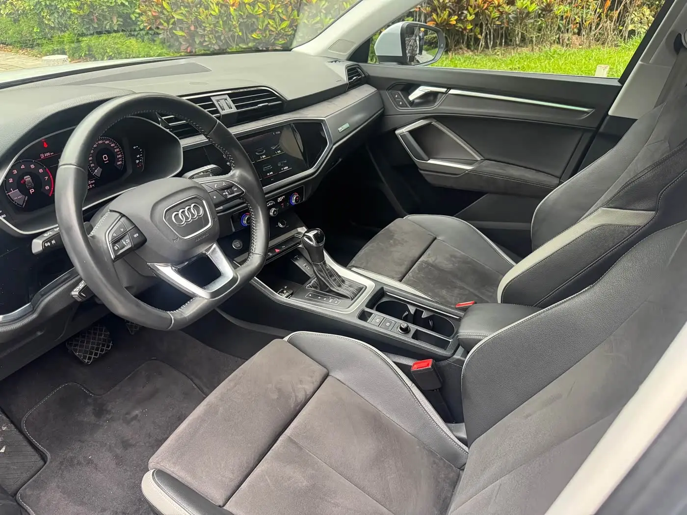 Audi Q3 2019 — Şəkil 11/20