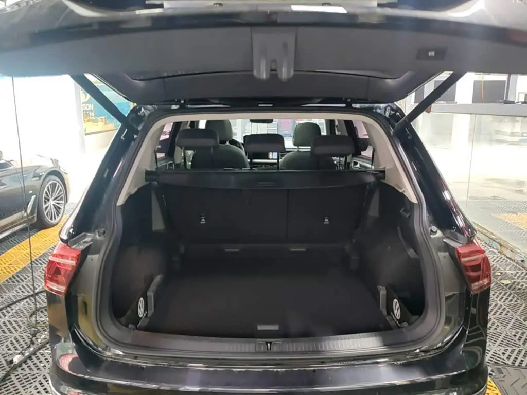 Volkswagen Tiguan L 2022 — Фото 19/20