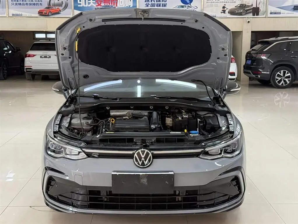 Volkswagen Golf 2023 — Photo 7/20