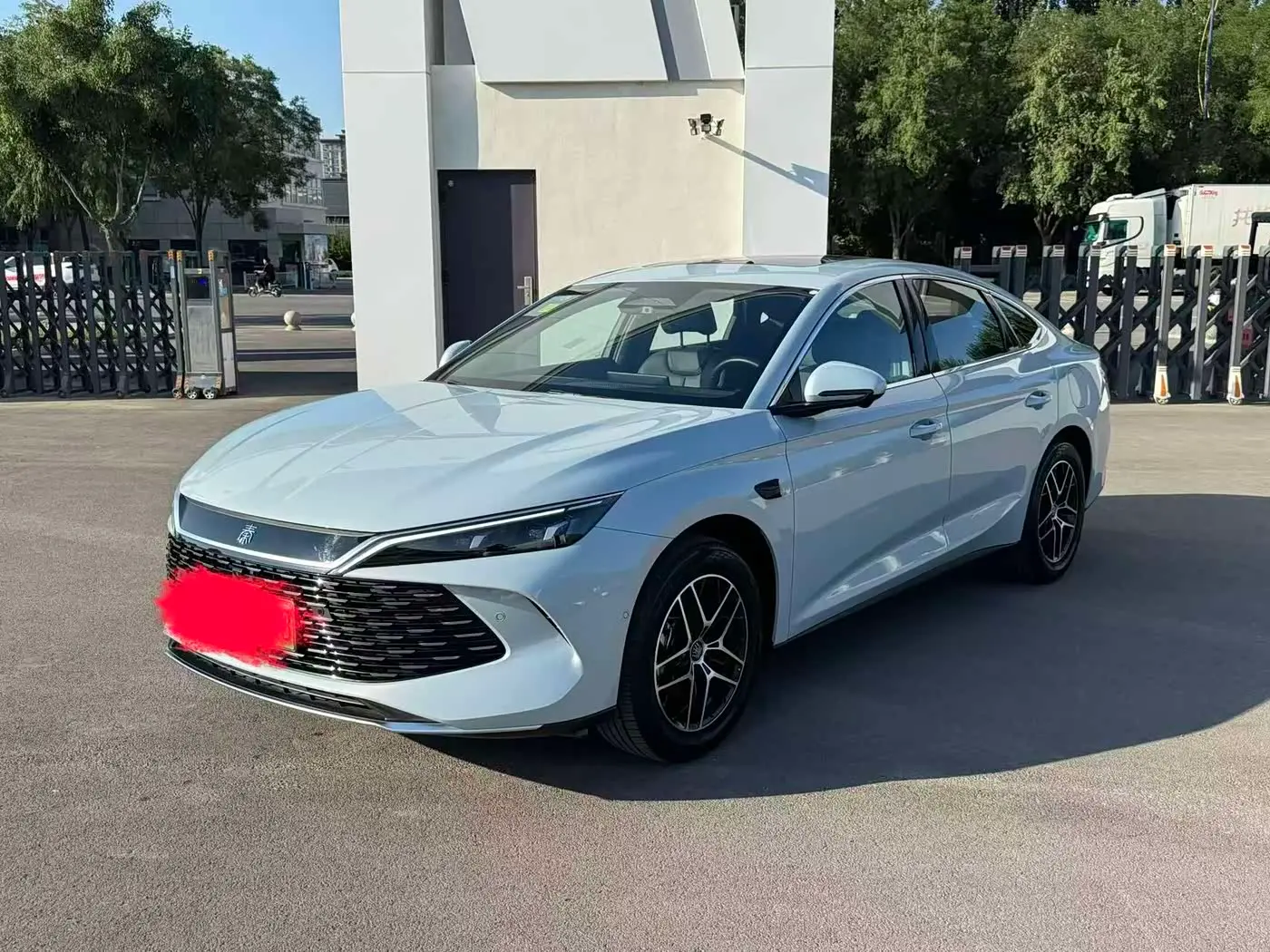 BYD Qin L 2026 — Photo 1/9