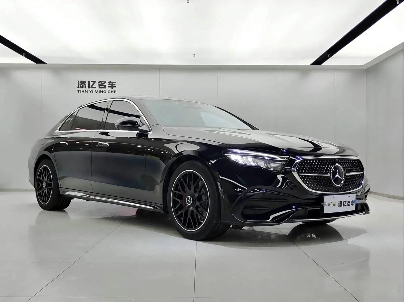 Mercedes-Benz E-Class 2024 — Фото 3/20