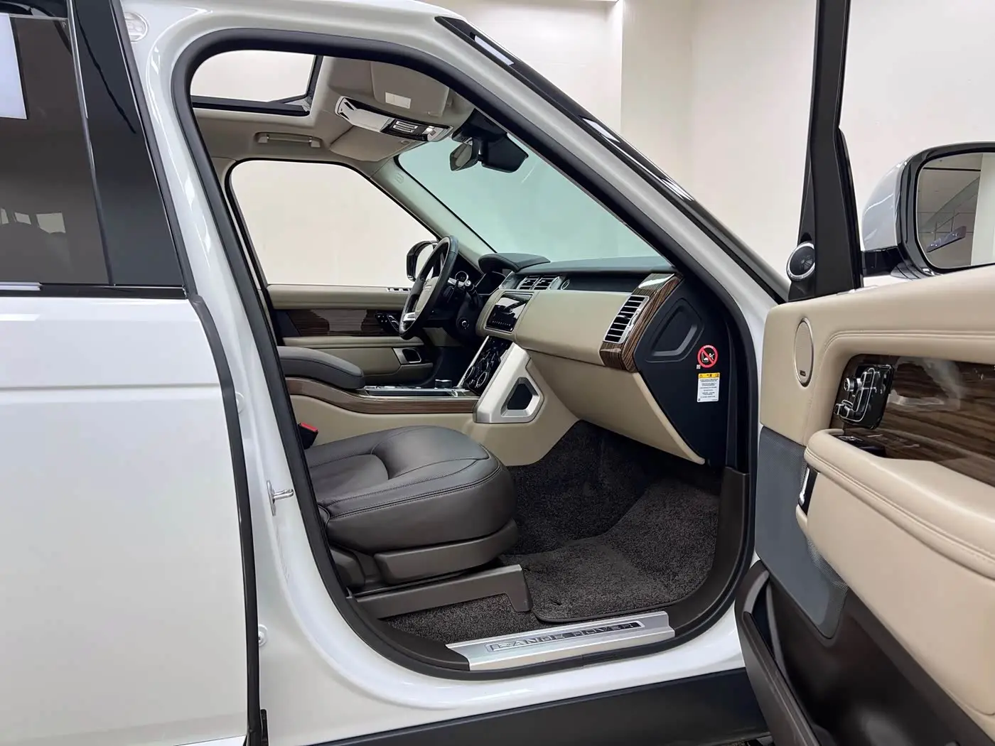 Land Rover Range Rover 2018 — Фото 13/20
