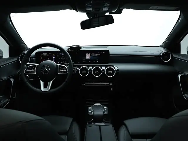Mercedes-Benz A-Class 2022 — Photo 7/9